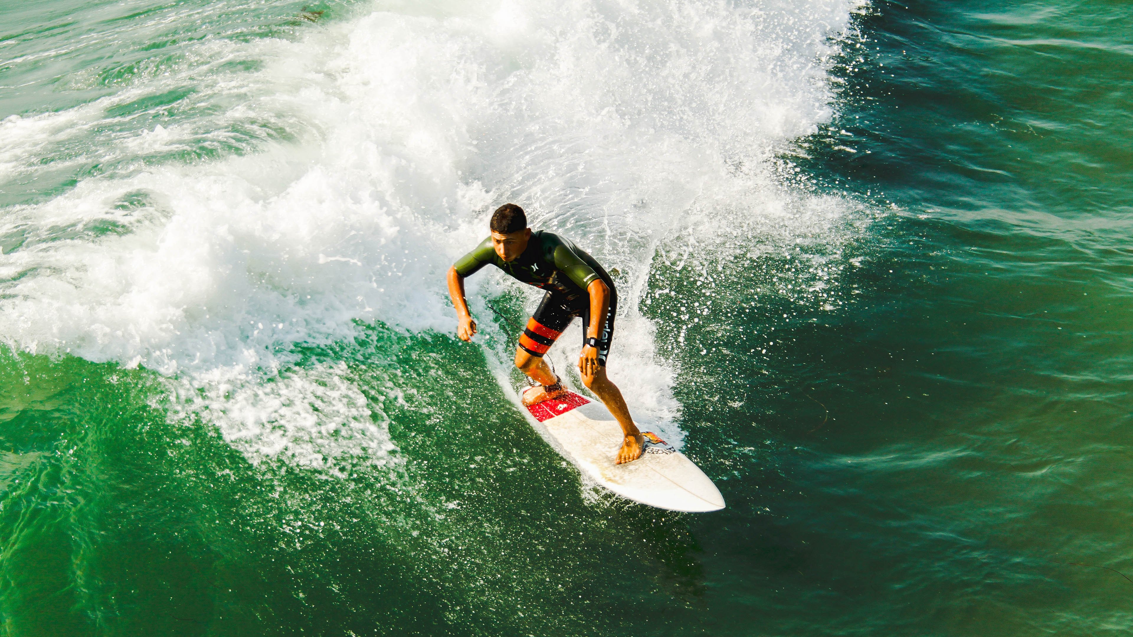 不容错过的本月足球热点新闻，足球报道热点